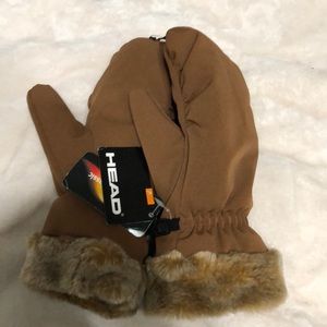 Head,gloves with soft lining and fur trim. NWT